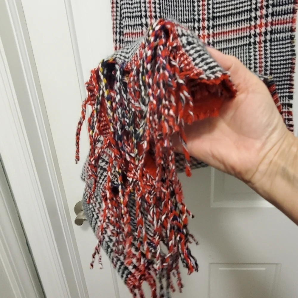 NWT Apt. 9 Reversible Large Wrap/Scarf TARTEN Plaid, Colorful, Warm